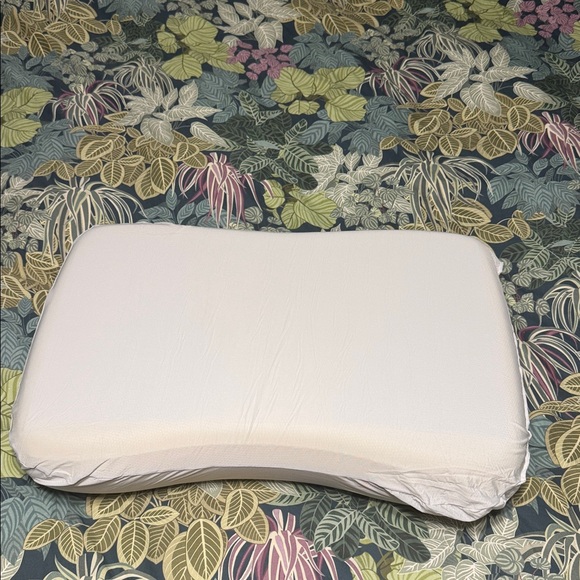 NEW CUSHION LAB Deep Sleep Pillow, Patented Ergonomic Contour Design - Picture 4 of 8